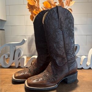 Cavender’s Brown Embroidered square toe Cowboy Boots